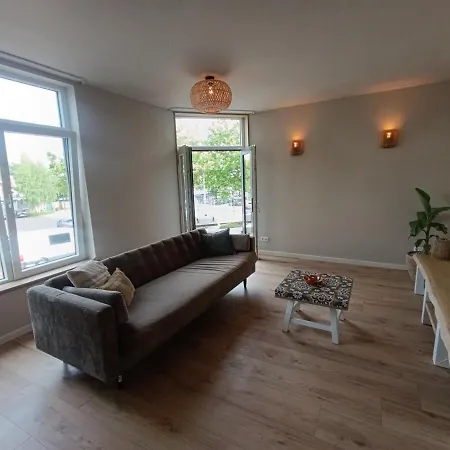 Mediterranean With Theater Lägenhet