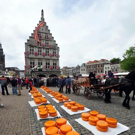 Mediterranean With Theater Lägenhet