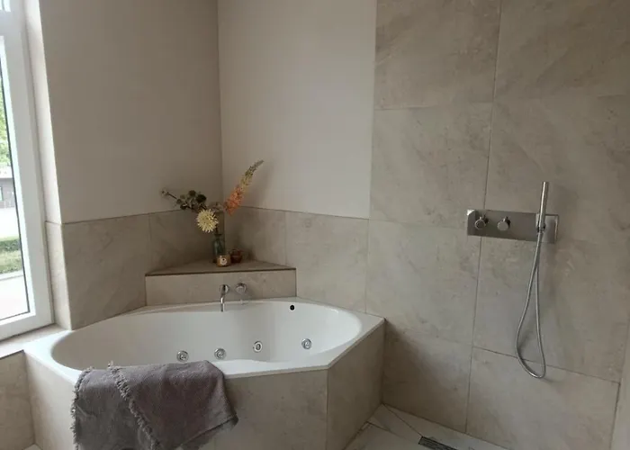 Mediterranean With Theater Appartement *