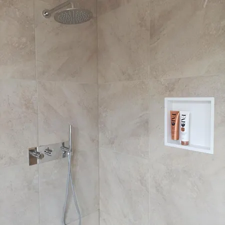 Mediterranean With Theater Appartamento *